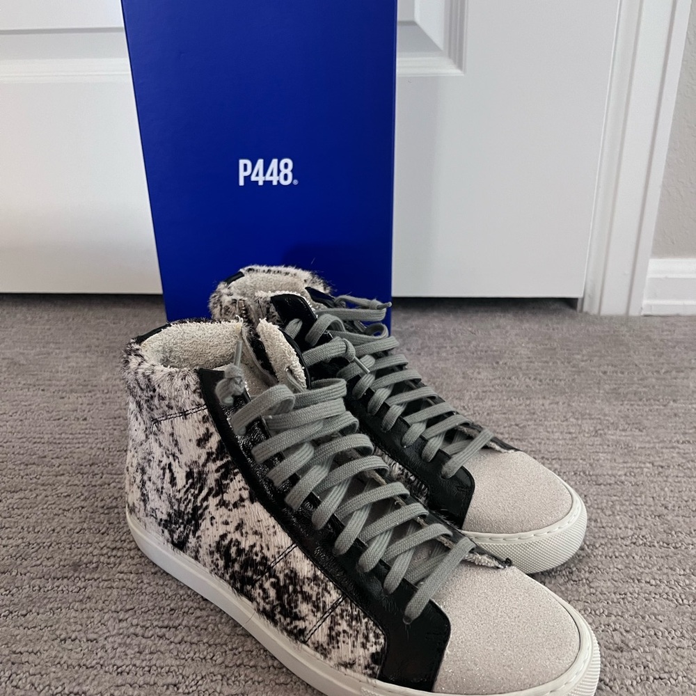 P448 Monochrome High-Tops with Textured Design